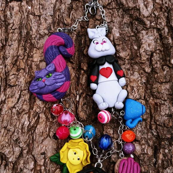 🌹🌺Alice in Wonderland🐛 Necklace🍄🍥 - Picture 3 of 6